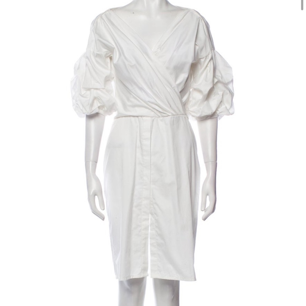 Johanna Ortiz Size Small. V Neck Knee Length